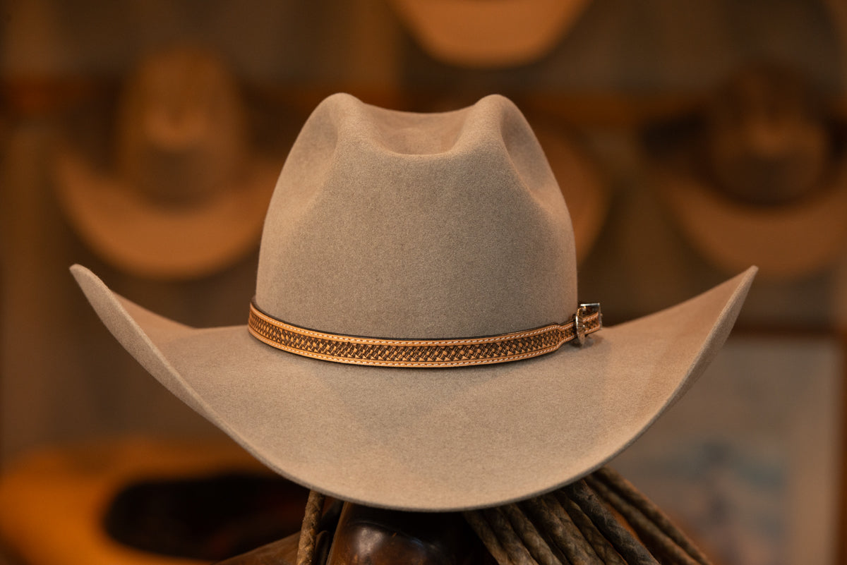 Natural Sloped Cattleman's Style Hat (Size 7)