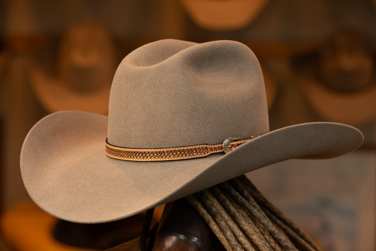 Natural Sloped Cattleman's Style Hat (Size 7)